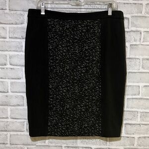 Laura Petite Black and Gray Patterned Pencil Skirt, size 10